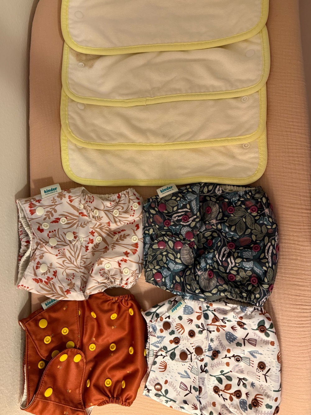 Kinder Lot of four w inserts 🧺🤍
